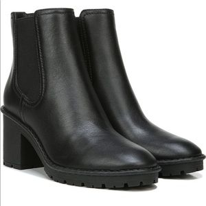 Vince Henderson Waterproof Chelsea Boot Size 7 Like New